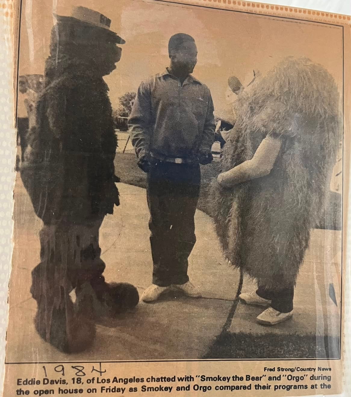 Atascadero News clipping — "Dealing with drugs, alcohol will be youth topic at center," September 9, 1983